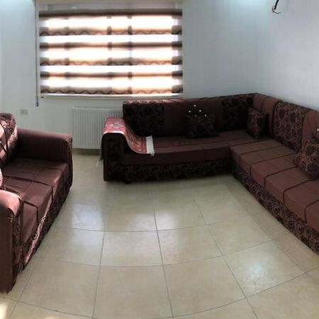 Apt 4 Rent/A Quiet Neighborhood Close To Services Amman Ngoại thất bức ảnh