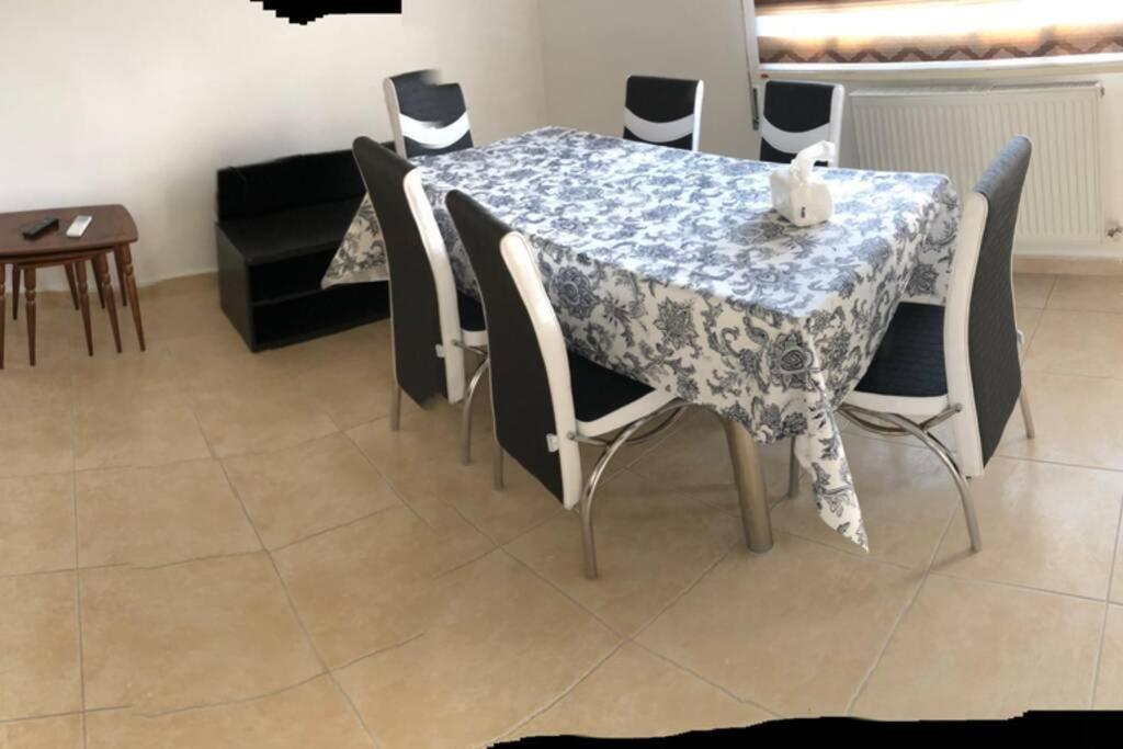Apt 4 Rent/A Quiet Neighborhood Close To Services Amman Ngoại thất bức ảnh