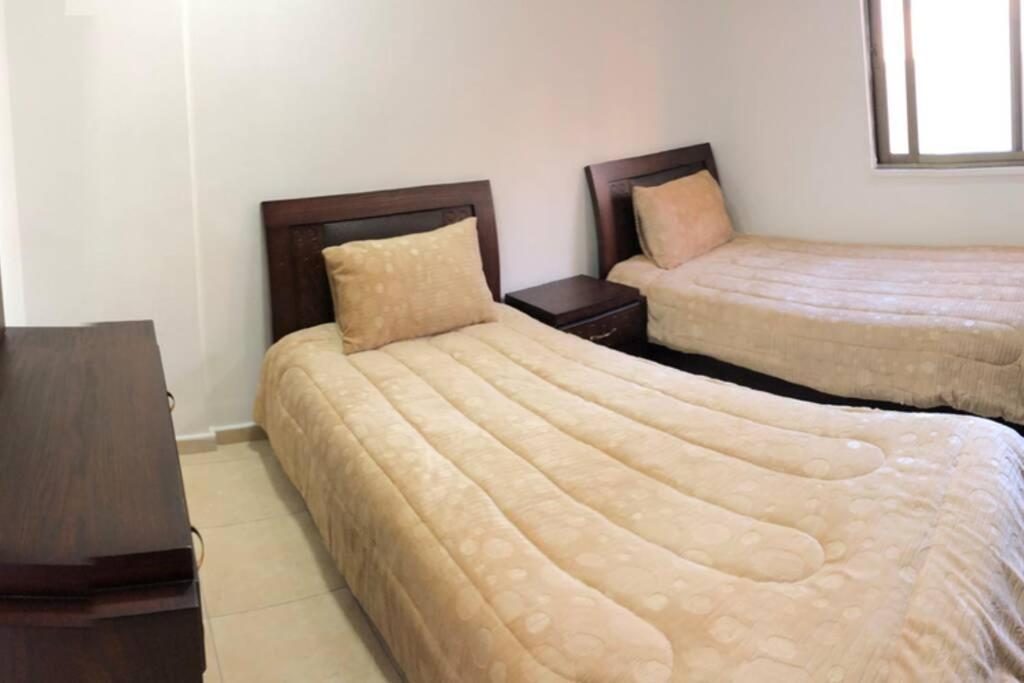 Apt 4 Rent/A Quiet Neighborhood Close To Services Amman Ngoại thất bức ảnh