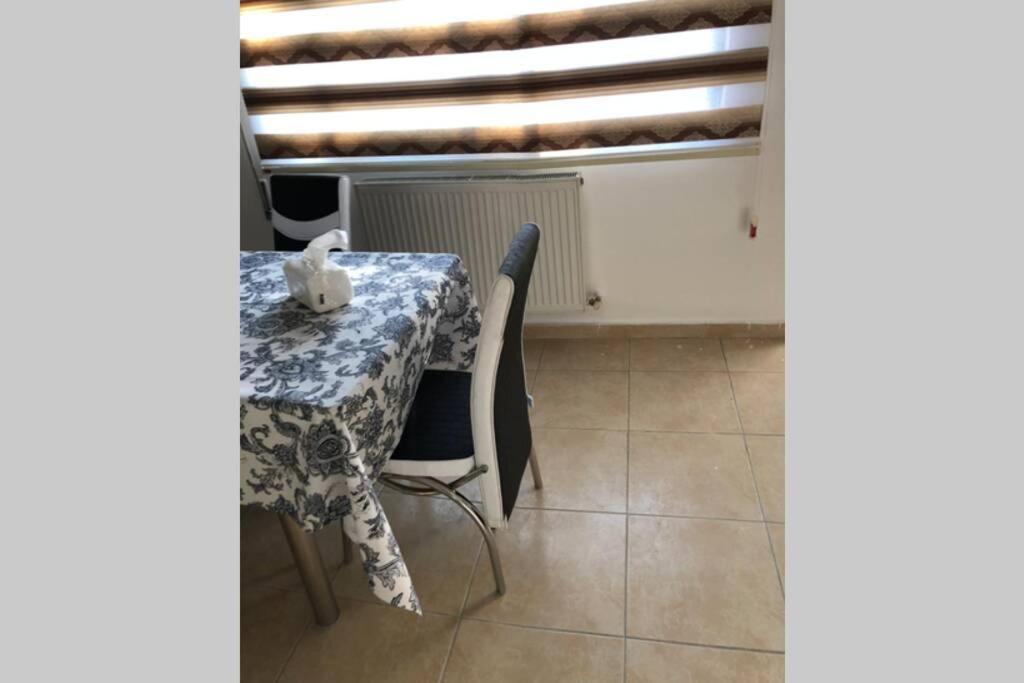 Apt 4 Rent/A Quiet Neighborhood Close To Services Amman Ngoại thất bức ảnh