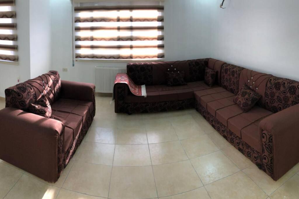 Apt 4 Rent/A Quiet Neighborhood Close To Services Amman Ngoại thất bức ảnh